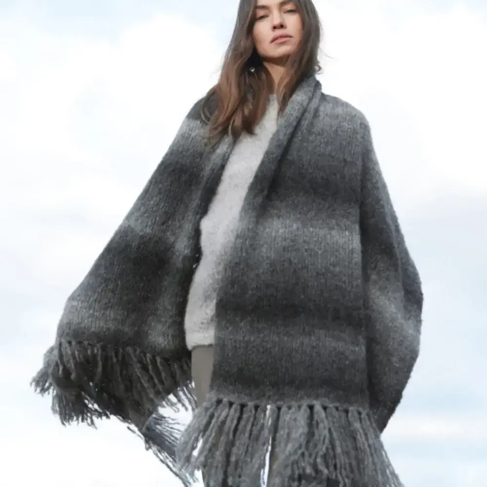 Палантин из пряжи Lana Grossa AVIO