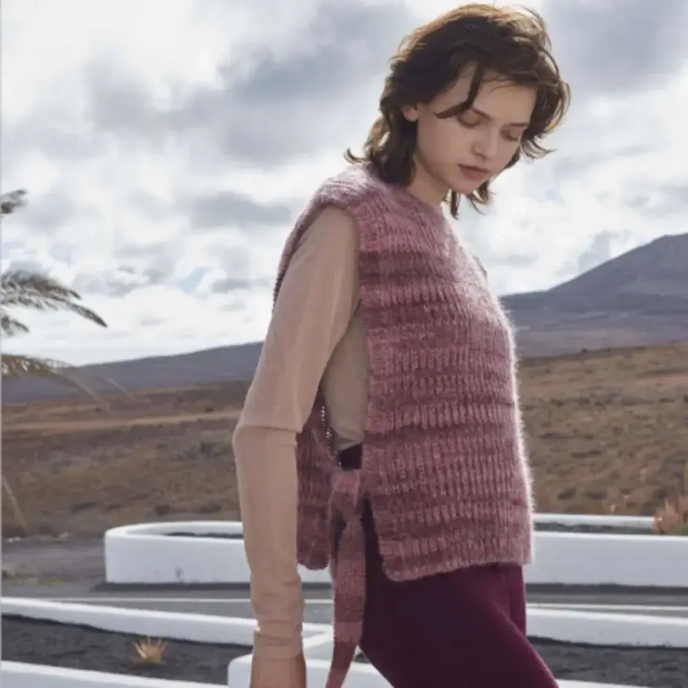 Lang Yarns GLAMOUR - модель жилета