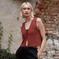 жилет из пряжи Lang Yarns Pride