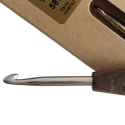 Крючок ADDI с ореховой ручкой - 2