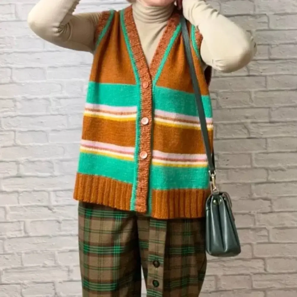 Жилет спицами. Модель "Корица"