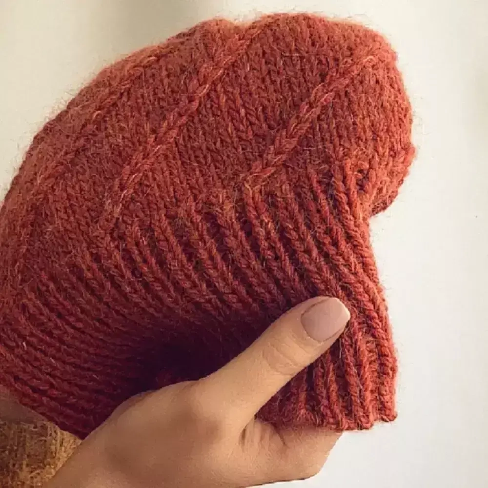 Мастер-класс по вязанию шапки. Модель "Диагональ" - 2